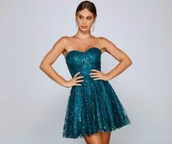 Windsor. Waverly Formal Glitter And Sequin Party Dress