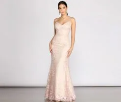 Windsor. Elvina Embroidered Floral Mermaid Dress