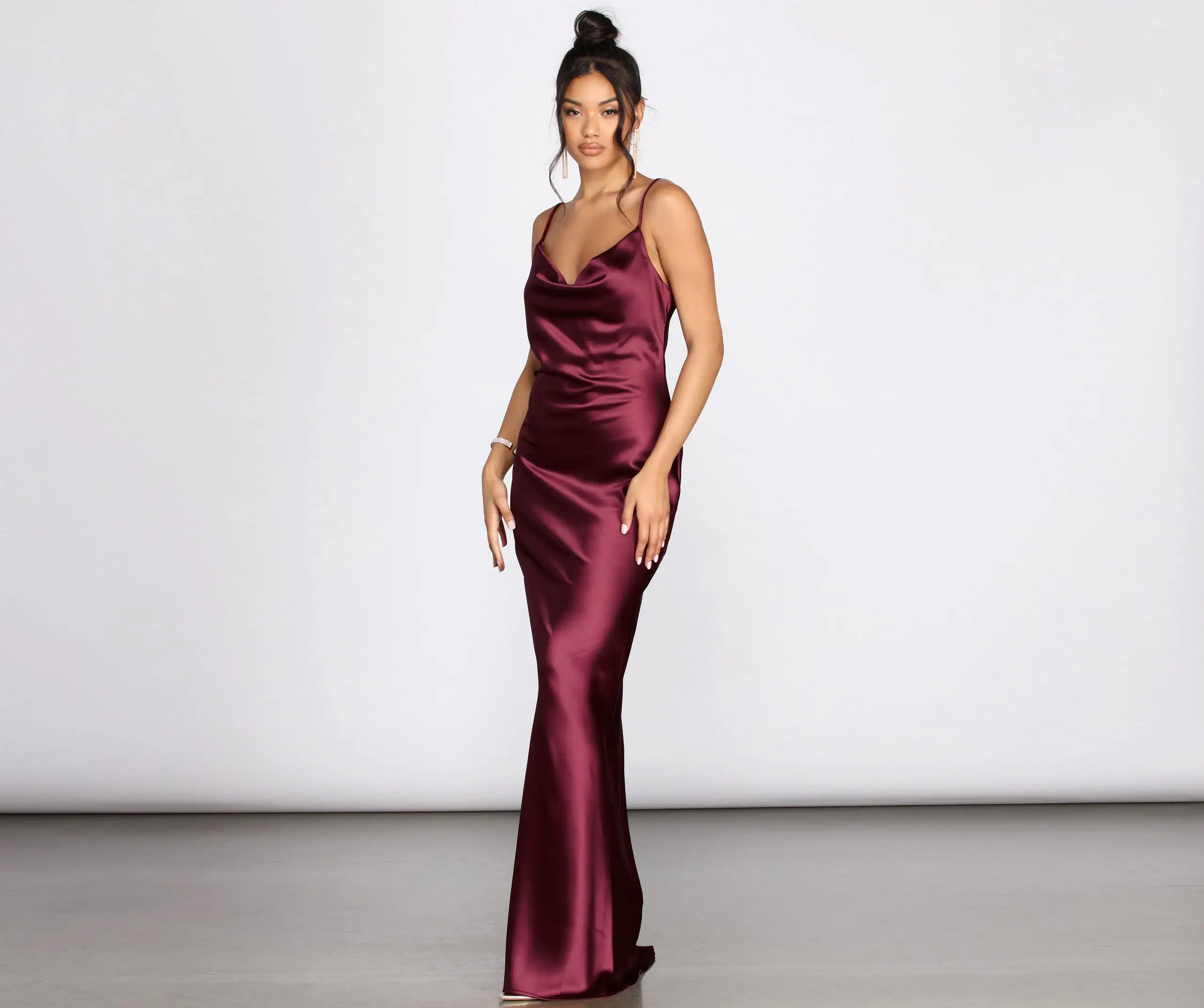 Windsor. Londyn Formal Sleeveless Satin Dress 3 Windsor. Londyn Formal Sleeveless Satin Dress