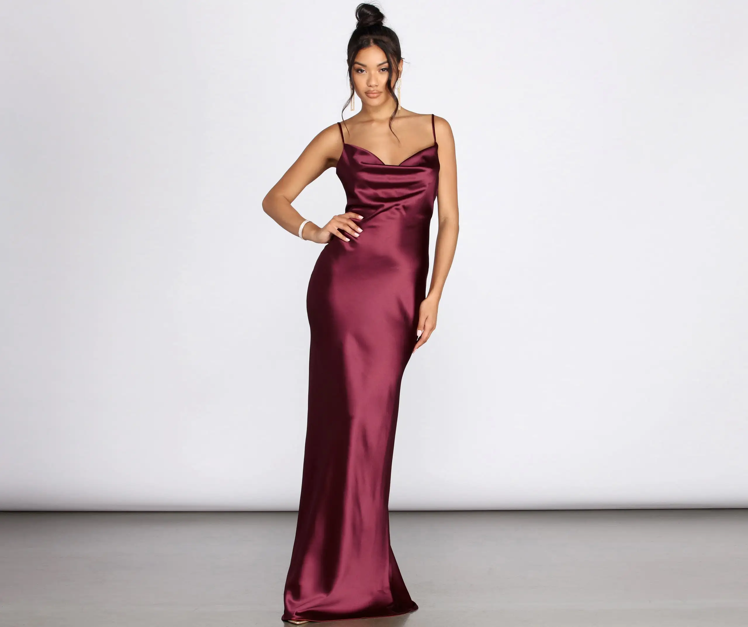 Windsor. Londyn Formal Sleeveless Satin Dress 6 Windsor. Londyn Formal Sleeveless Satin Dress - Image 4
