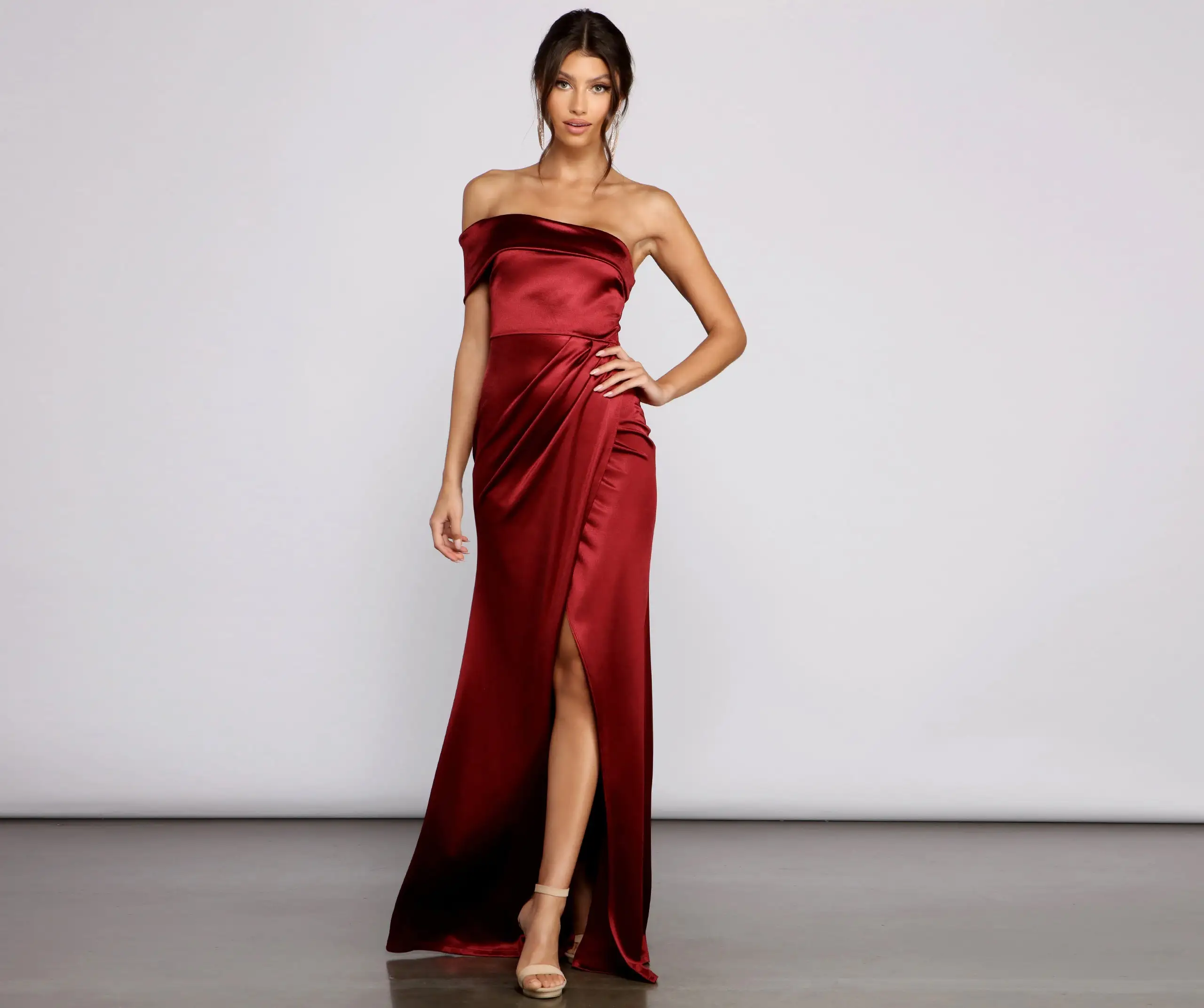 Windsor. Isla Formal One-Shoulder Satin Dress 3 Windsor. Isla Formal One-Shoulder Satin Dress