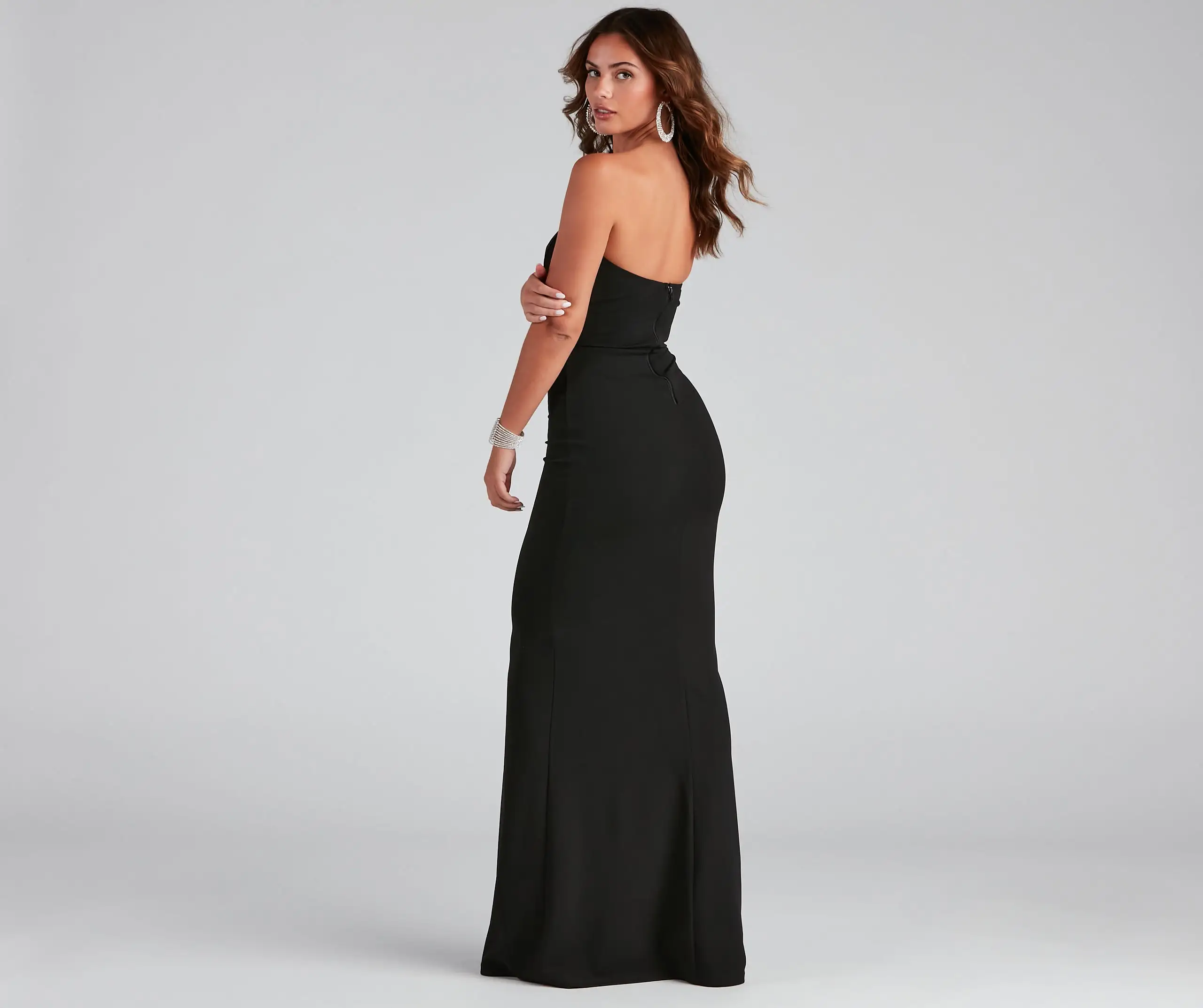 Windsor. Lolinda Formal Crepe Cutout Long Dress 8 Windsor. Lolinda Formal Crepe Cutout Long Dress - Image 6