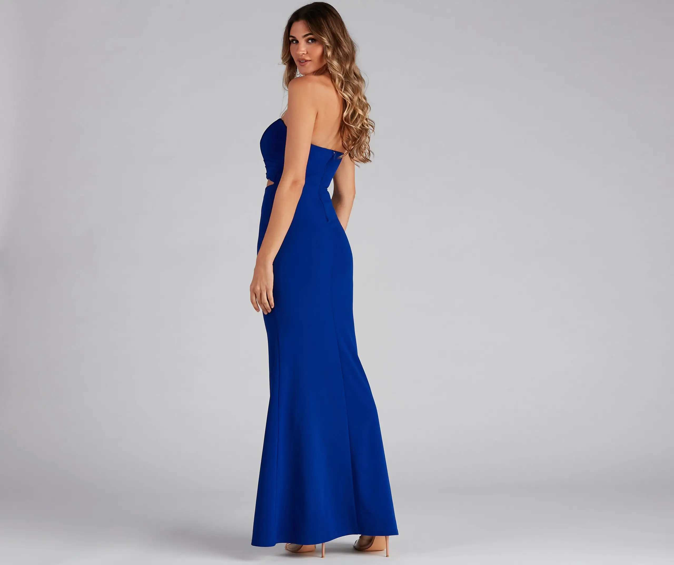 Windsor. Lolinda Formal Crepe Cutout Long Dress 4 Windsor. Lolinda Formal Crepe Cutout Long Dress - Image 2