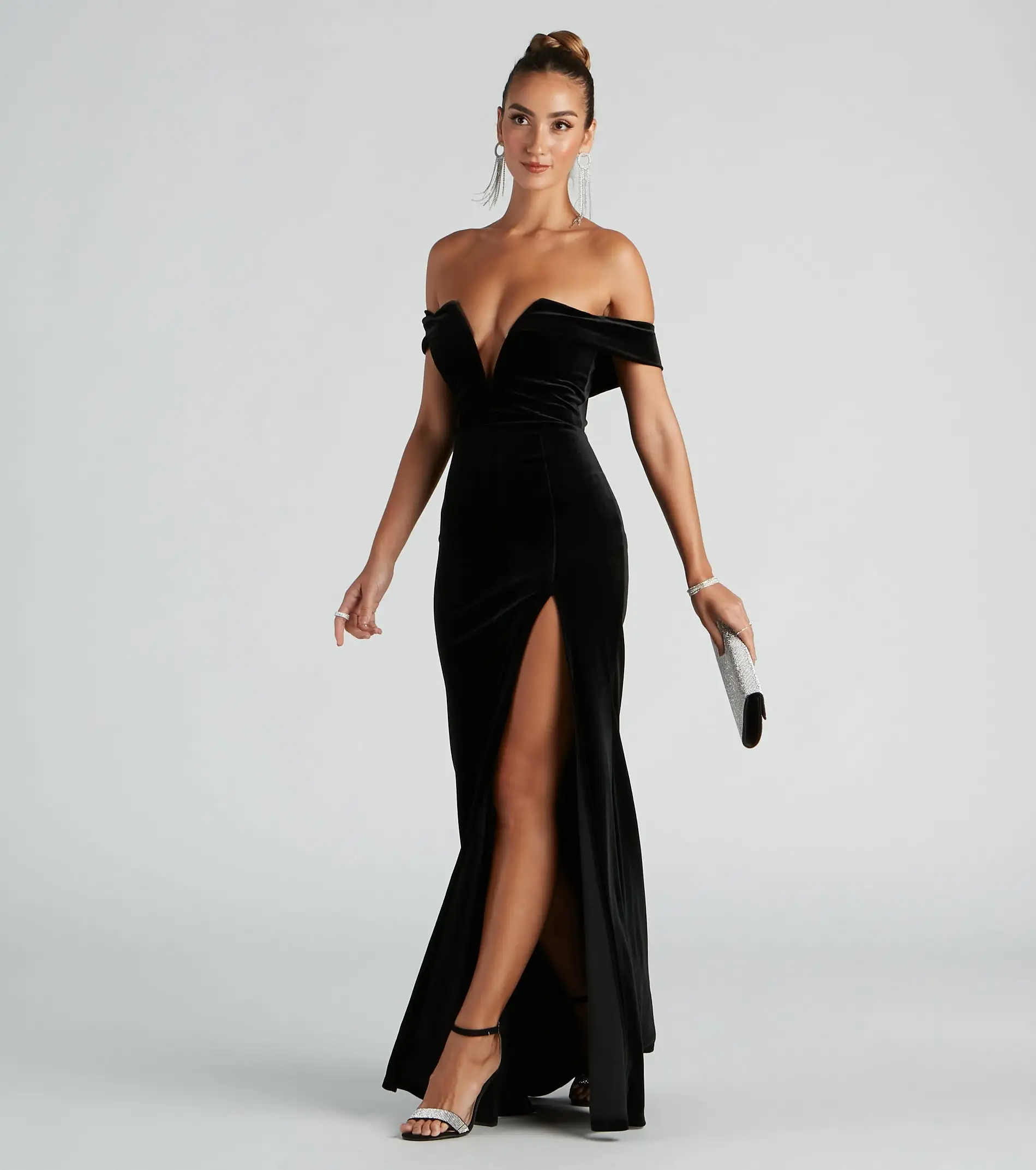 Windsor. Kerri Formal Velvet Mermaid Dress 4 Windsor. Kerri Formal Velvet Mermaid Dress - Image 2