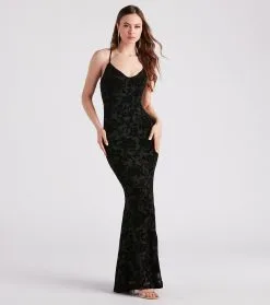 Windsor. Eloise Formal Velvet Lace-Up Mermaid Dress