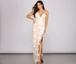 Windsor. Madelyn Beaded Lace Dress