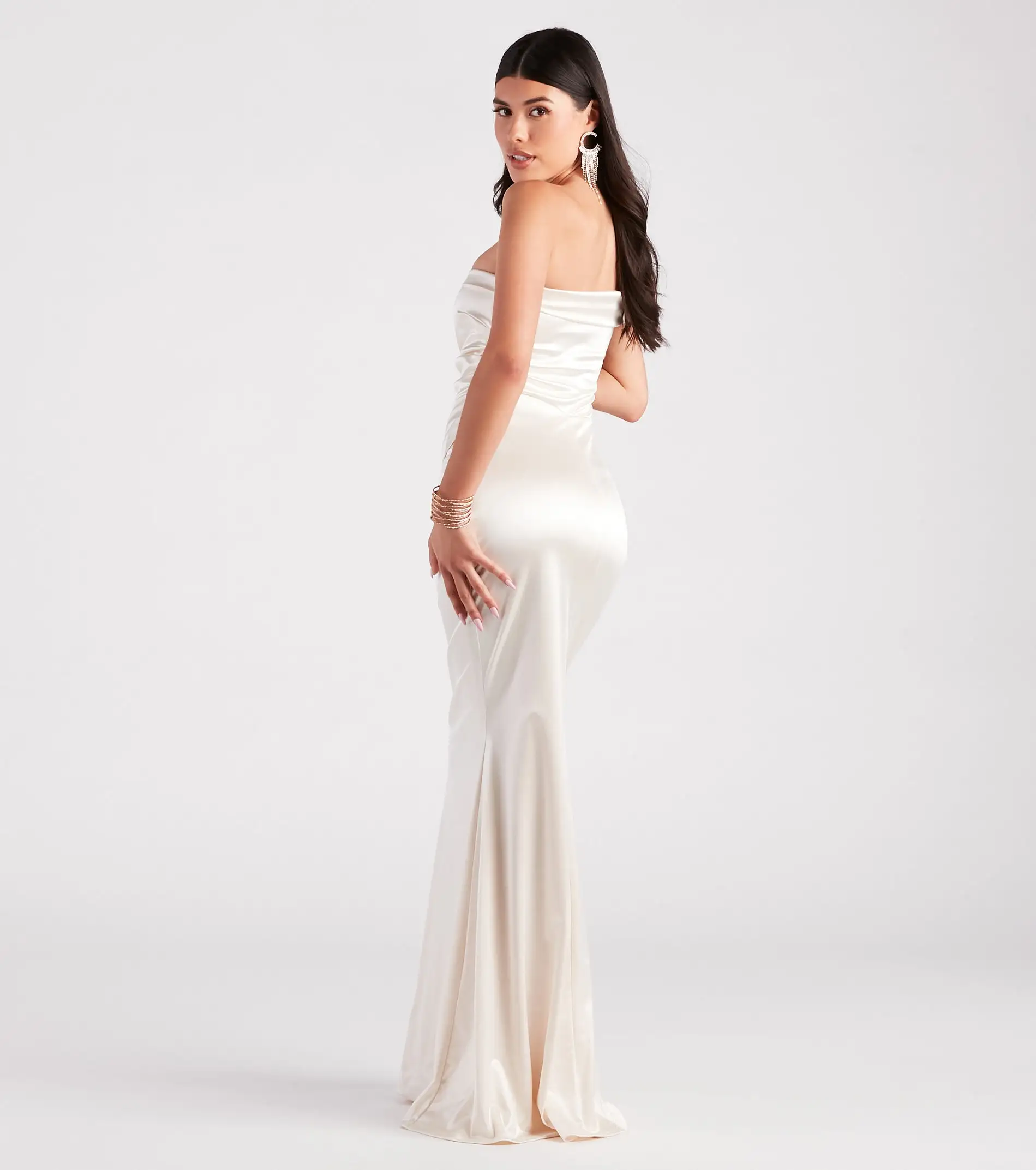 Windsor. Zoey Formal One-Shoulder Satin Mermaid Dress 4 Windsor. Zoey Formal One-Shoulder Satin Mermaid Dress - Image 2