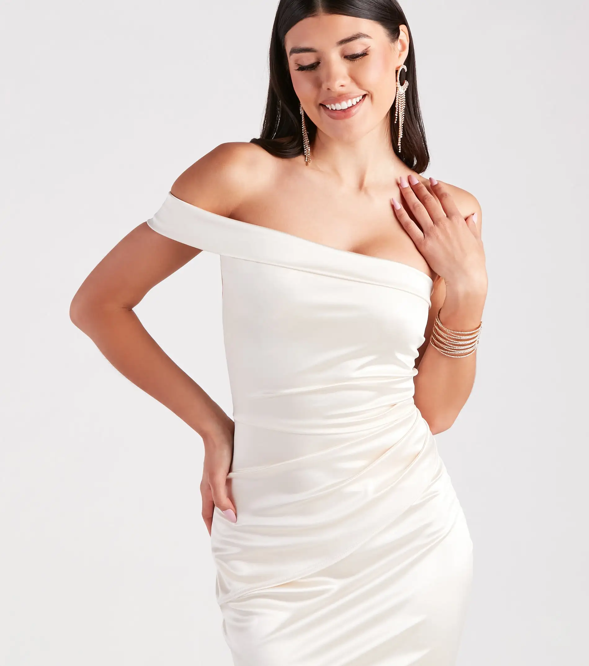 Windsor. Zoey Formal One-Shoulder Satin Mermaid Dress 6 Windsor. Zoey Formal One-Shoulder Satin Mermaid Dress - Image 4