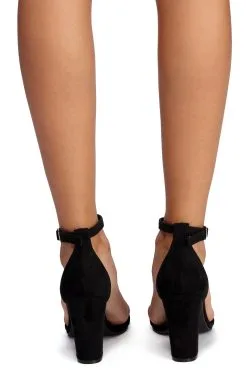 Windsor. Rhinestone Royalty Block Heel -Bridal Dresses popular shop 07401 0051 3 71aa54ed b48d 4a3c 8b62 71bd07c2d5e2