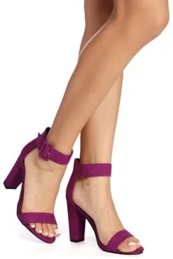 Windsor. Buckle Up Block Heels