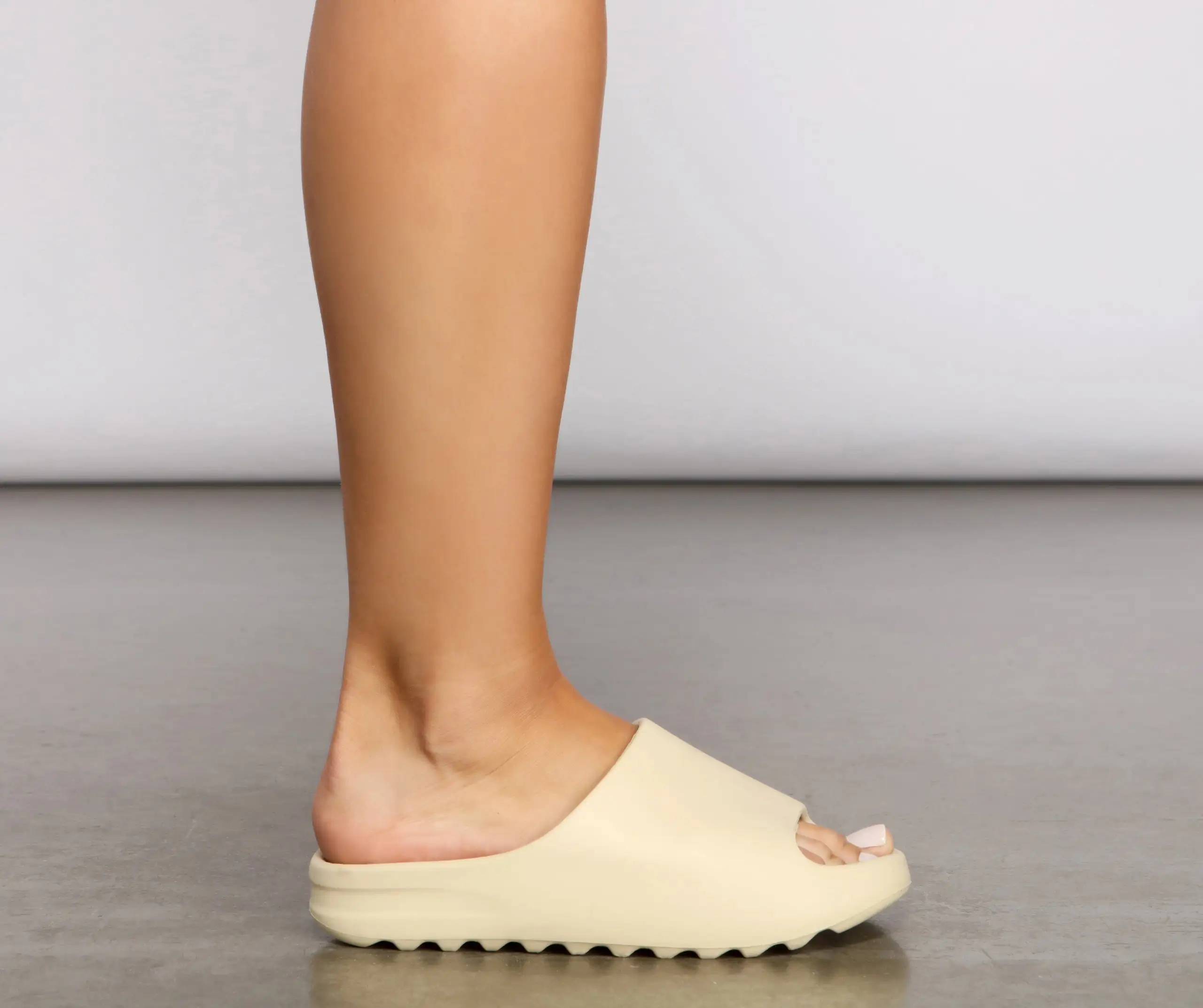 Windsor. Essential Basic Lug Sole Slides 6 Windsor. Essential Basic Lug Sole Slides - Image 4