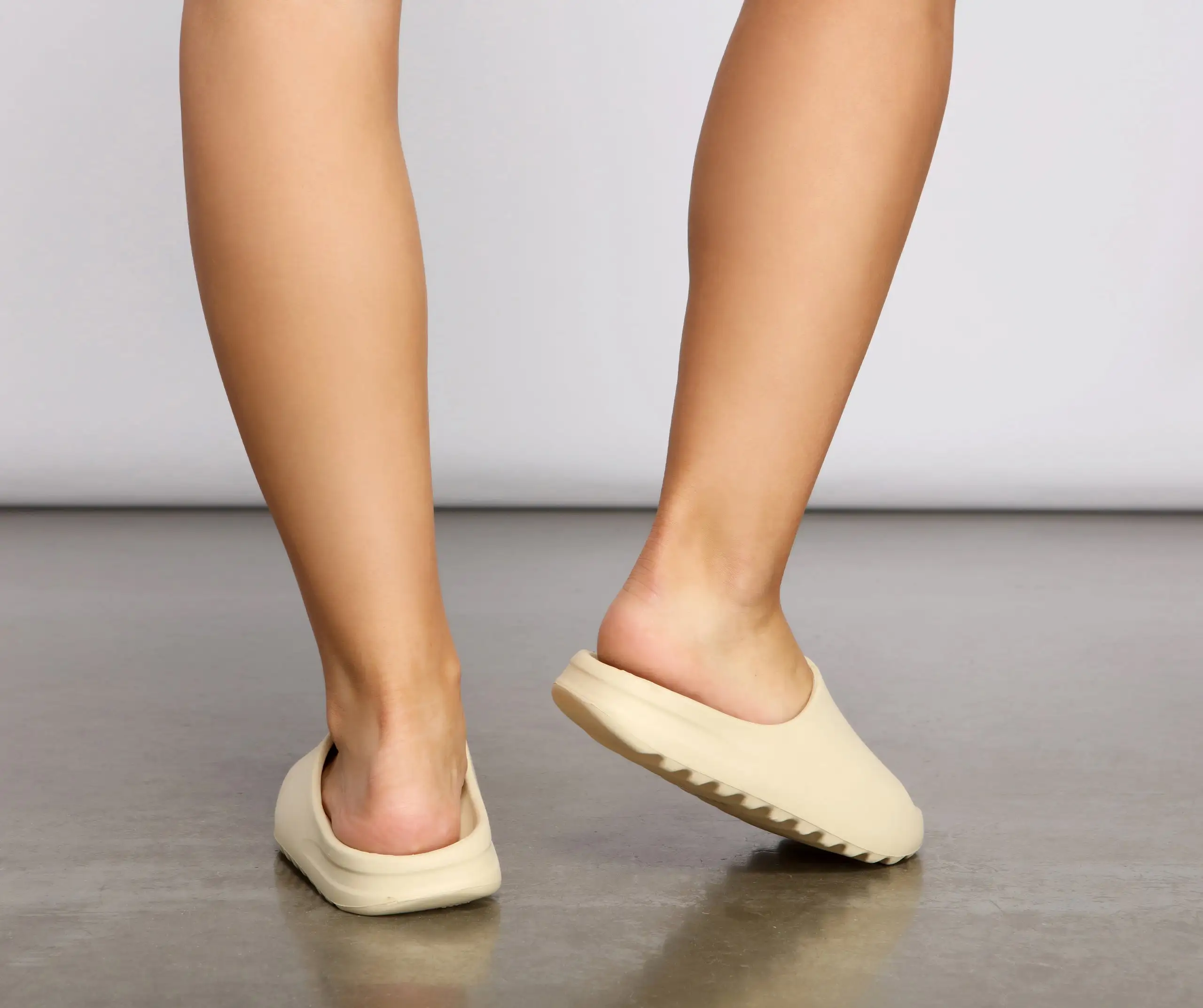 Windsor. Essential Basic Lug Sole Slides 4 Windsor. Essential Basic Lug Sole Slides - Image 2