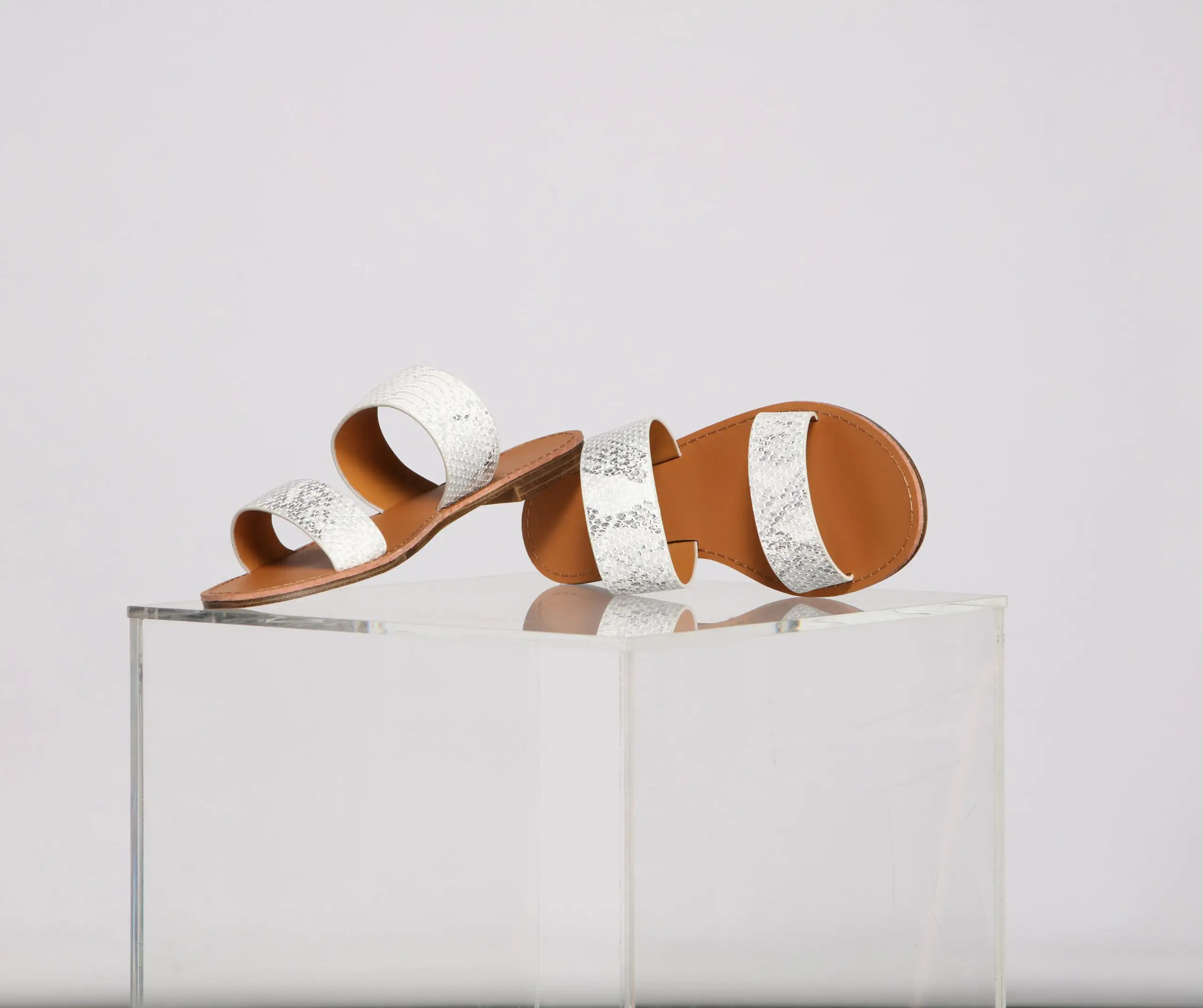 Windsor. Fierce And Glam Vibes Slip-On Sandals 3 Windsor. Fierce And Glam Vibes Slip-On Sandals