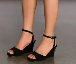 Windsor. Take A Stroll Peep-Toe Wedges