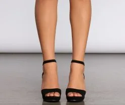 Windsor. Take A Stroll Peep-Toe Wedges 10 Windsor. Take A Stroll Peep-Toe Wedges -Bridal Dresses popular shop 07406 0068 4 3b08dc59 bf6c 4e23 a97d 3419c7fd533d