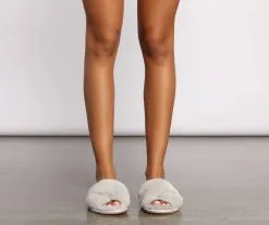 Windsor. The Every Day Criss-Cross Strap Faux Fur Slippers -Bridal Dresses popular shop 07408 0058 5 31da6487 9710 4c87 b8ab f721bff44d2a